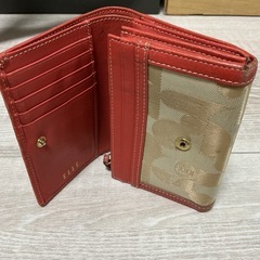 ELLEレディース二つ折りサイフの画像