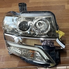 NBOX ヘッドライト左右とグリルセット 中古品の画像