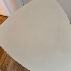 IKEAソファテーブルの画像