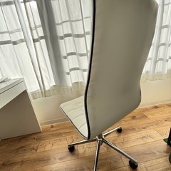 【2/2取りに来てくださる方限定無料】　白椅子の画像