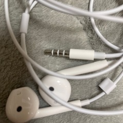 有線イヤホンの画像
