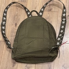 【限定無料】TOMMY HILFIGERオリーブグリーン ラウンド型リュックの画像