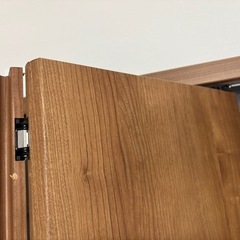 クローゼット　折戸（2）木目ブラウン　　　の画像