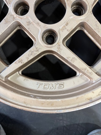 トムス　14インチ　6J ホイール