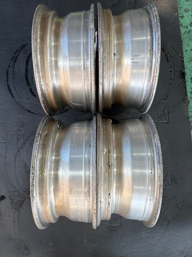 トムス　14インチ　6J ホイール