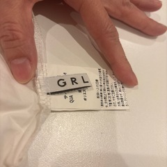 【限定無料】オフショルダー ホワイト シャツ 長袖の画像