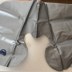 鏡、ミニ三脚、ネックピロー の画像