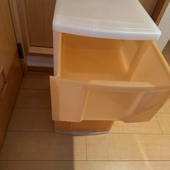 3段プラスチック収納ケース（ホワイト×オレンジ）の画像