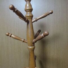  無料　木製のコートハンガーの画像