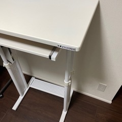 【今日明日引き渡し】 バウヒュッテ　昇降式 スタンディングデスク 幅70×奥行き45の画像