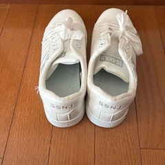 新品メンズスニーカーの画像