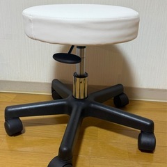 キャスター付き昇降スツールの画像