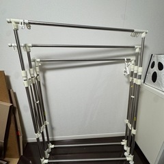 折りたたみ式 室内物干し（キャスター付き）1000円の画像