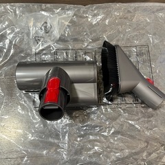 ダイソン SV11 充電スタンド、アタッチメント付き  の画像