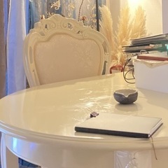 猫脚ダイニングテーブルの画像