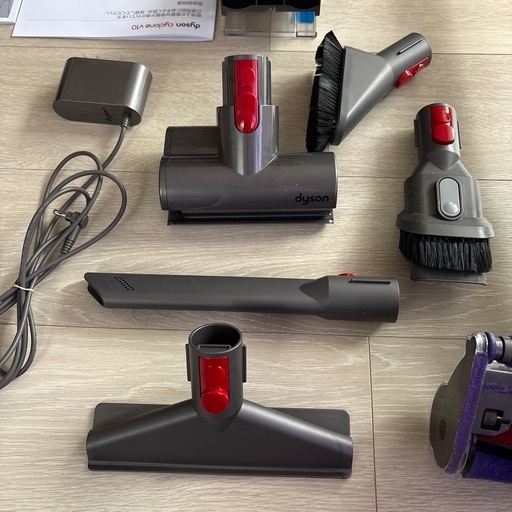 家電 Dyson V10 Fluffy SV12FF