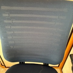 イトーキ/エピオスチェア ハイバック 可動肘 ネイビー
の画像