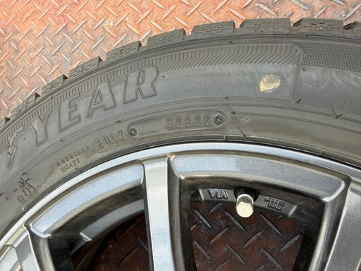 スタッドレスタイヤホイールセット　4本　185/65R15 