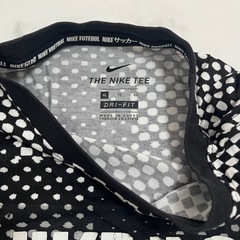 NIKE ドット柄Tシャツ　メンズの画像