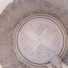 G136送料設置無料　SHARP　最新モデル洗濯機  容量10㌔の画像