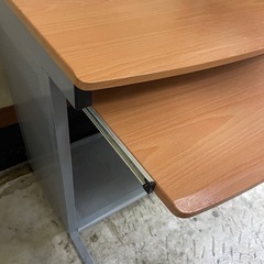 パソコンデスクの画像