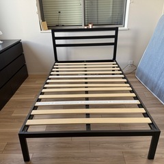 ベッドフレーム セミダブル マットレス  ベッド 寝具の画像