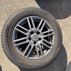 スタッドレス215/60R16プリウスα等の画像