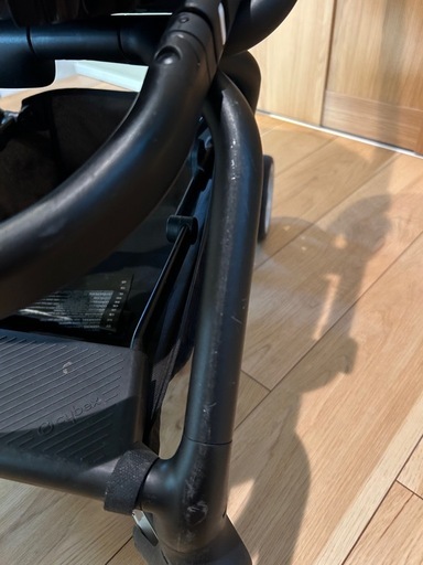 【値下げしました】Cybex ブラック イージーSツイスト