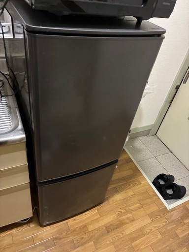 冷蔵庫　146L 右開き