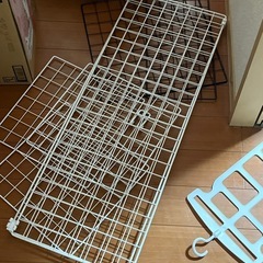 土日（今日、明日）引き取りで無料！ワイヤーネット＋棚パーツ・連結パーツまとめ売り（白・黒／DIY収納）の画像