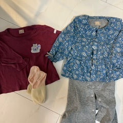 【まとめ売り】ベビー女の子　　スタイ　ロンパース　など　の画像