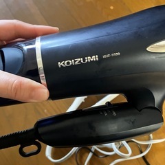 ドライヤーとヘアアイロンの画像