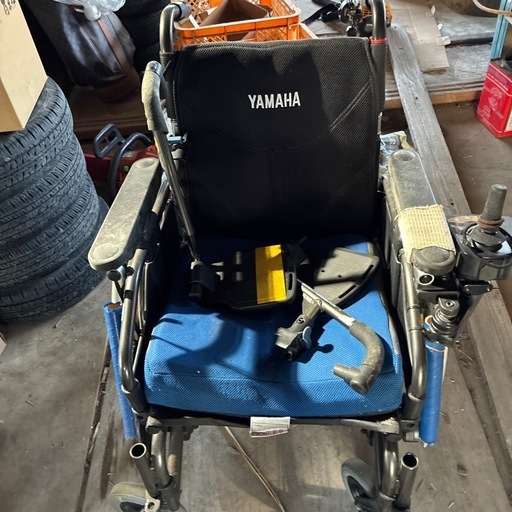 ヤマハ電動車椅子バッテリーの状態はとても良いです。市販で500,000円位するものです。業者さんもぜひ中古で買ってください。