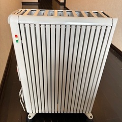 ゼロ風暖房 空気を汚さず乾燥しにくい デロンギ オイルヒーター ０９１５２ＴＥＣの画像