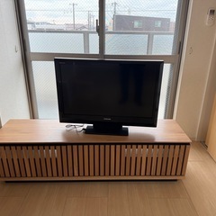 テレビ台とテレビの画像
