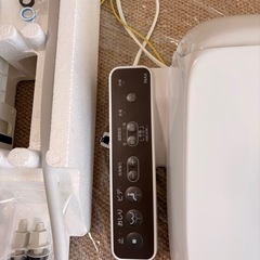 【美品】LIXIL　温水洗浄便座　型番:CW-RG10の画像