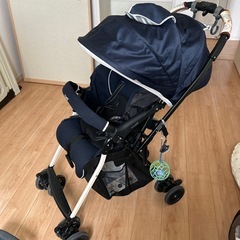 コンビ　ベビーカーの画像