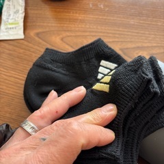 adidasかな？スニーカーソックスの画像