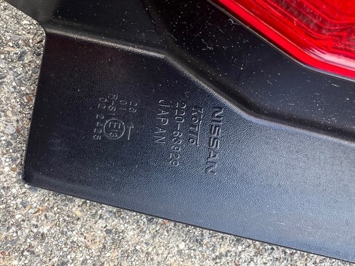 テールランプ(日産エクストレイル)
　