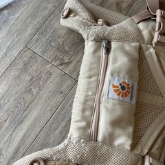 エルゴ　抱っこ紐　ベージュの画像