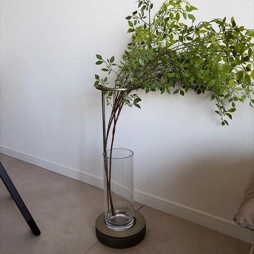 枝もの」をコンパクトに飾るEDA VASE (TY) 矢野口のインテリア雑貨