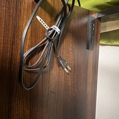 【タダ】デスク　仕事机　学習机　コンセント二口　収納　幅90※家前まで来れる方優先の画像