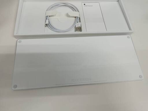 【未使用に近い】Apple Magic Keyboard/A1644/日本語配列〈MLA22J/A〉 未使用に近い Apple Magic Keyboard MLA22J/A Model A1644 JIS配列 
