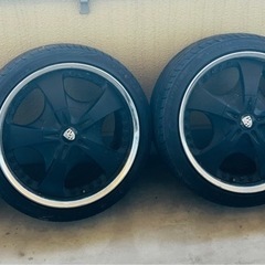 ポルシェのアルミホイールとタイヤ。
の画像