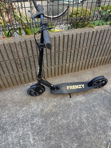 大人気！FRENZYのキックボード (あや) 東大和市の折りたたみ自転車の