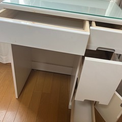 ニトリ　ドレッサー　照明割れの画像