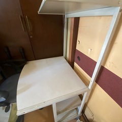 パソコンデスクと椅子 もらってくださいの画像