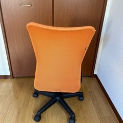 チェア（高さ調節可能！）の画像