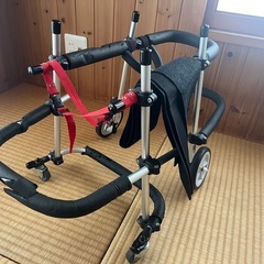 愛犬用車椅子の画像