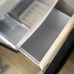 SHARP 冷蔵庫の画像